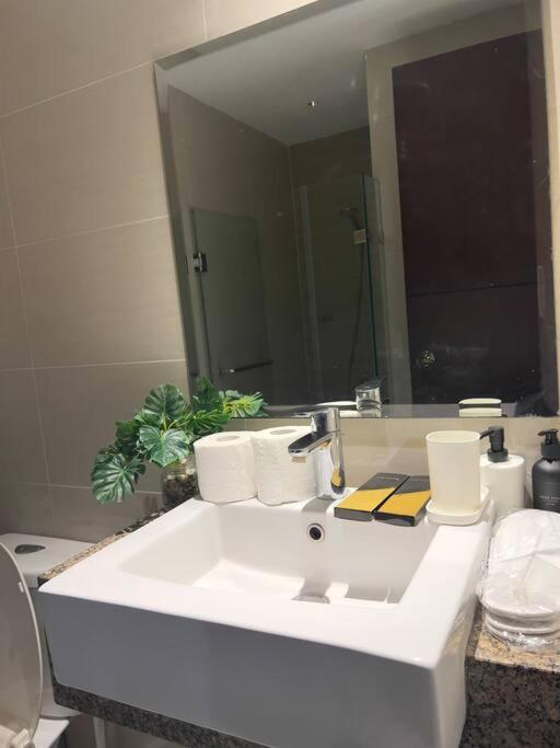 One Uptown Residences Bgc Taguig Exterior foto